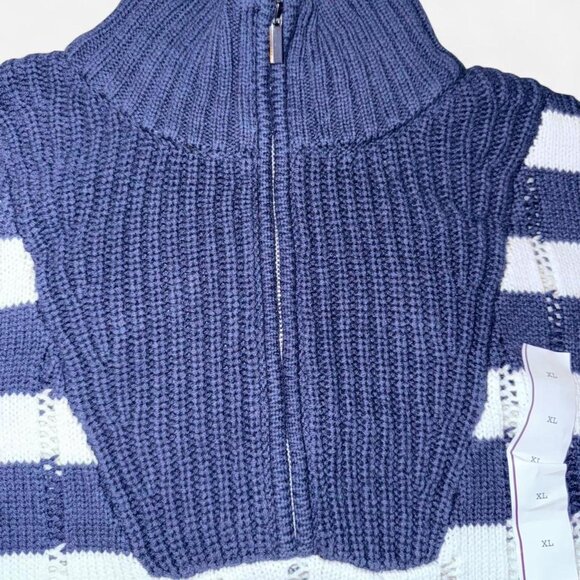 A New Day Women's Mock Turtleneck 1/4 Zip Sweater Cream/Navy Striped Size XL. - Picture 4 of 4